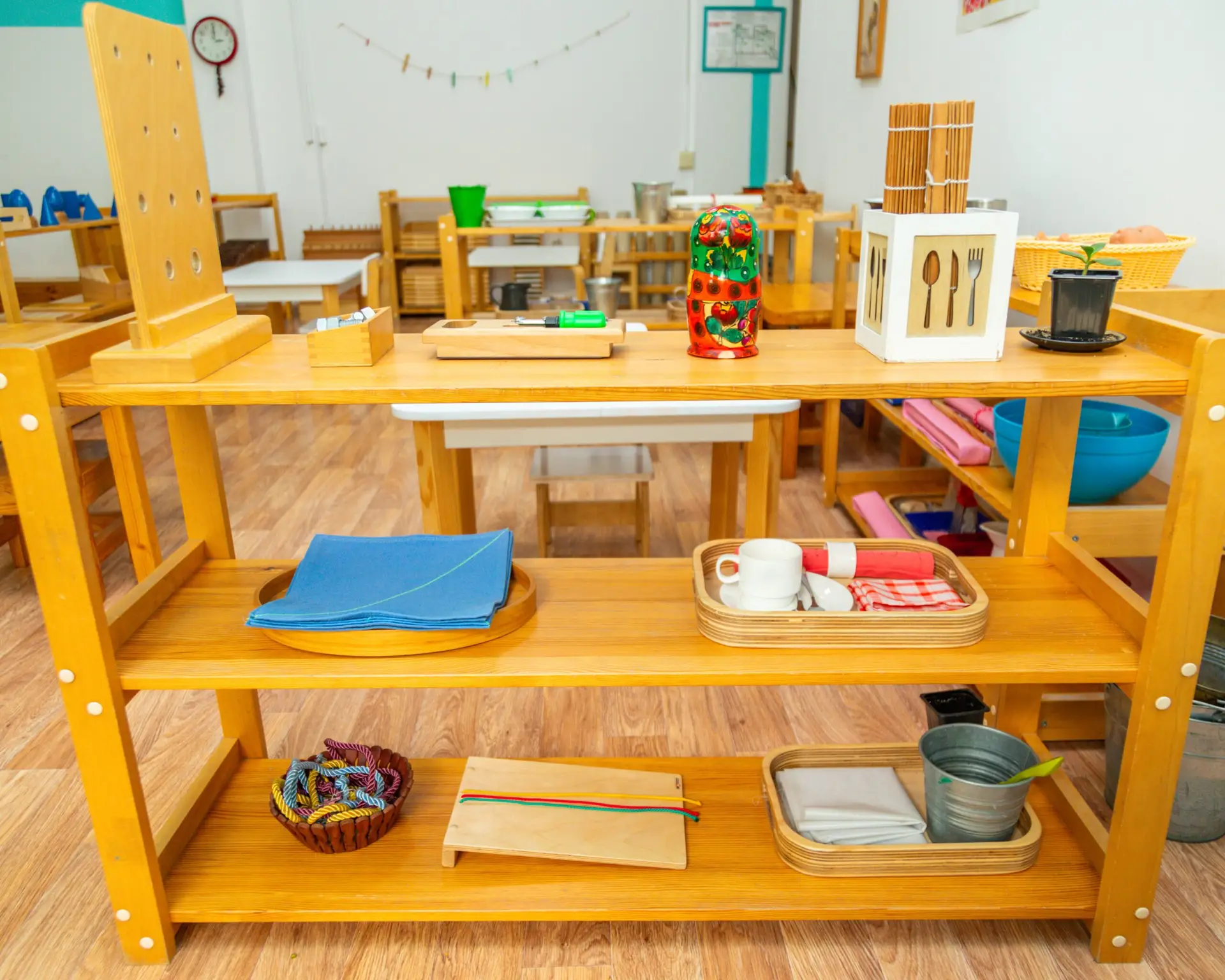 4 Tahapan Usia Anak dalam Pendidikan Montessori: Mulai dari Bayi hingga